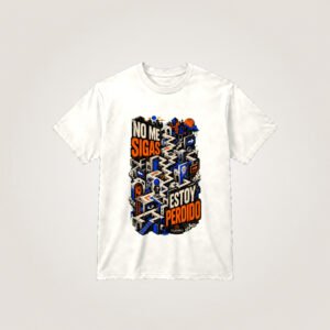 Laberinto urbano con mensaje perdido — Camiseta blanca