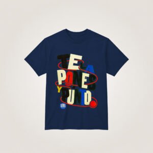 Te la pones y punto, hilo rojo — Camiseta azul marino